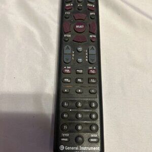 General Instrument XRC 100 GI Preprogrammed VCR TV Aux Cable Remote Control Unit